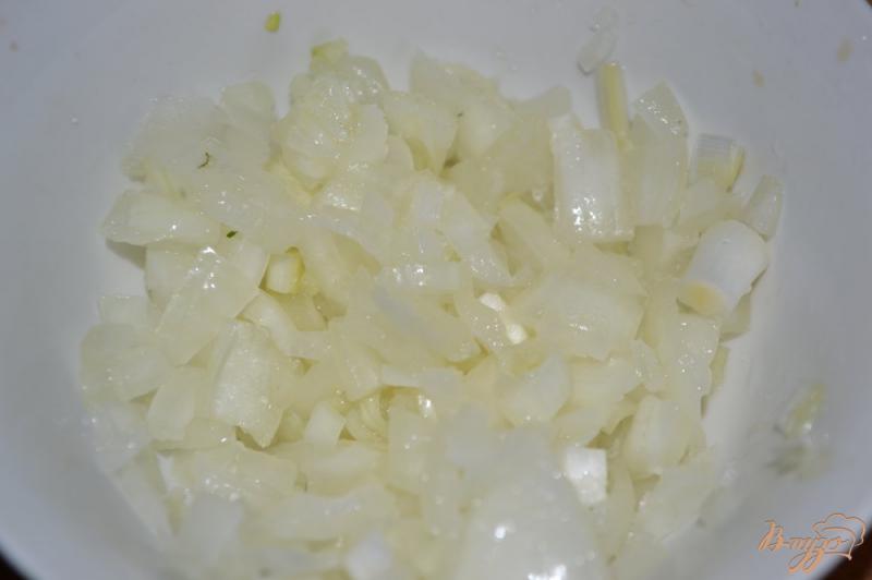 Фото приготовление рецепта: Салат из фасоли и свежего огурца шаг №3