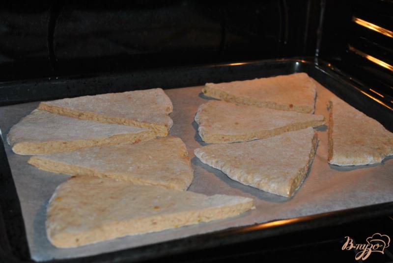 Фото приготовление рецепта: Содовый хлеб из томатов шаг №8