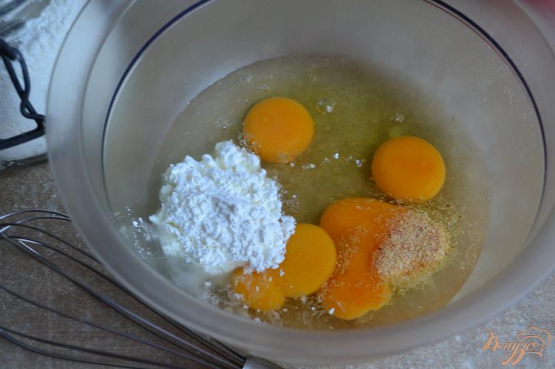Фото приготовление рецепта: Салат с яичной лапшой шаг №1