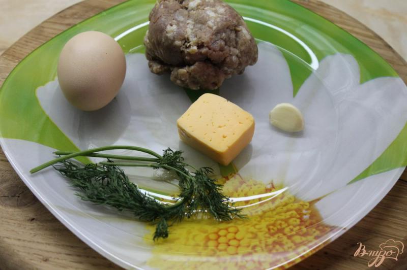 Фото приготовление рецепта: Котлета с яйцом и сыром шаг №1