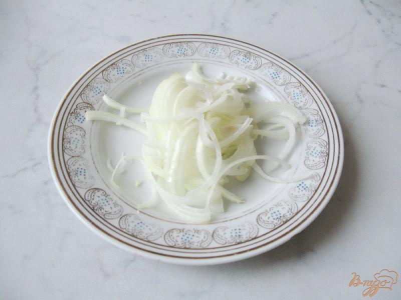 Фото приготовление рецепта: Салат с редькой, огурцом и помидором шаг №2