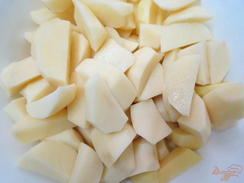 Фото приготовление рецепта: Картофель с копчёностями шаг №2