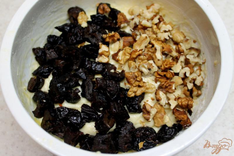Фото приготовление рецепта: Печенье с черносливом и орехами шаг №4