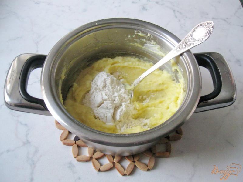 Фото приготовление рецепта: Картофельные оладьи со сметаной. шаг №6