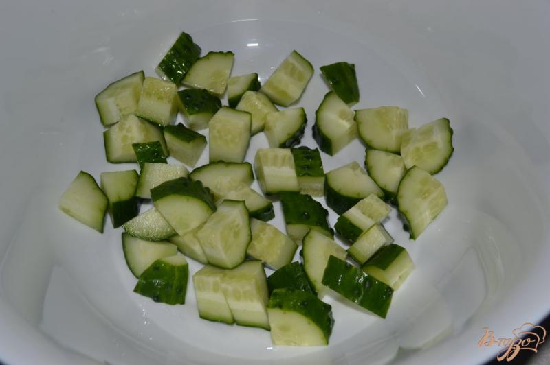 Фото приготовление рецепта: Весенний салат с плавленным сыром шаг №1