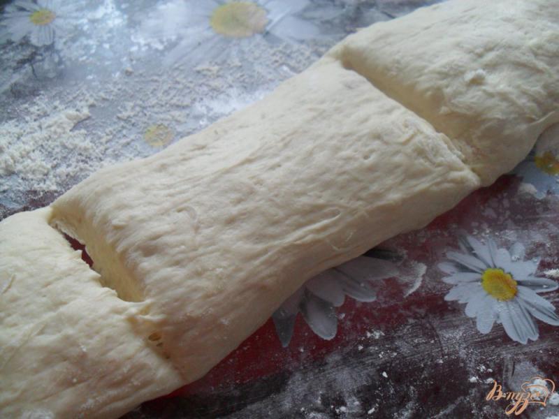 Фото приготовление рецепта: Плетенка-хлеб на молоке шаг №3