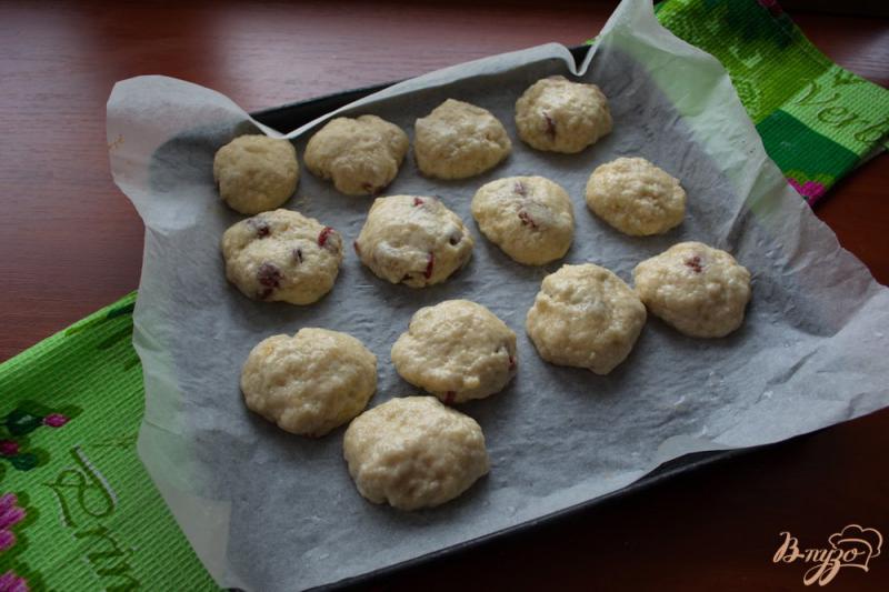 Фото приготовление рецепта: Печенье с вяленой вишней шаг №6