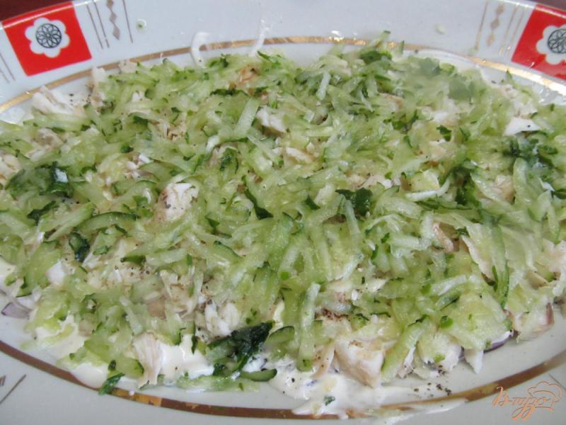 Фото приготовление рецепта: Салат из отваренной щуки шаг №5