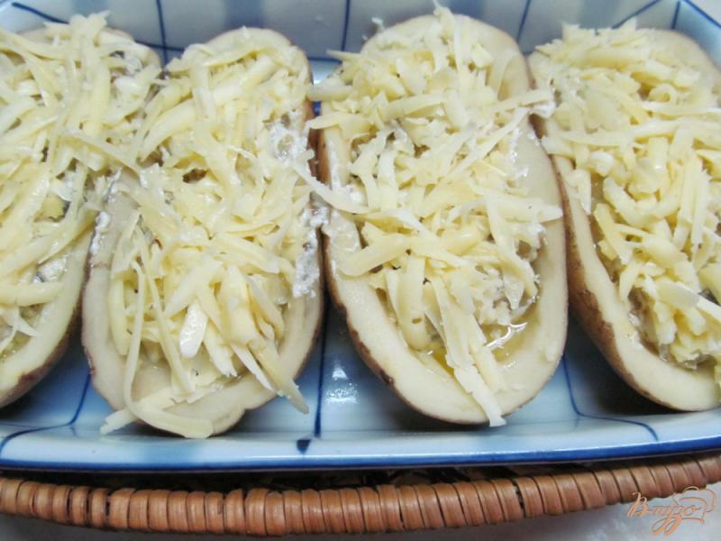 Фото приготовление рецепта: Картофельные лодочки с шампиньонами шаг №8