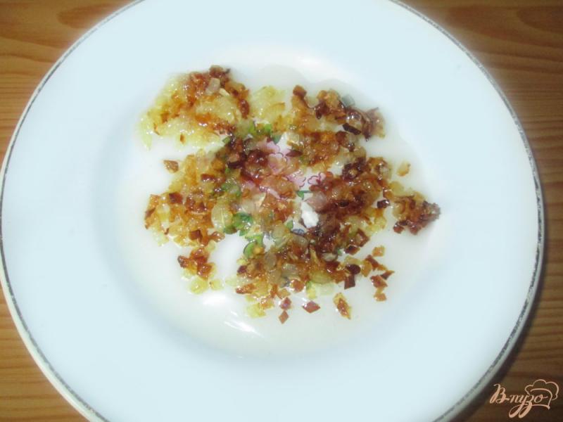 Фото приготовление рецепта: Салат с сардинами и яйцом шаг №3