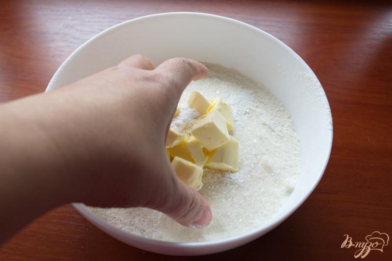 Фото приготовление рецепта: Печенье на сметане, с посыпкой кунжута шаг №1