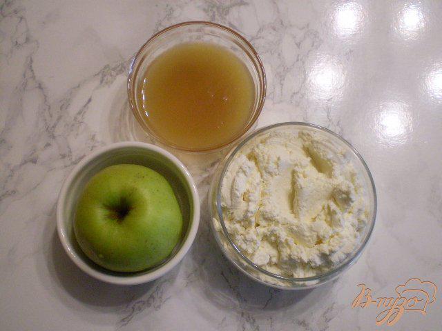 Фото приготовление рецепта: Творожок с печеным яблоком шаг №1