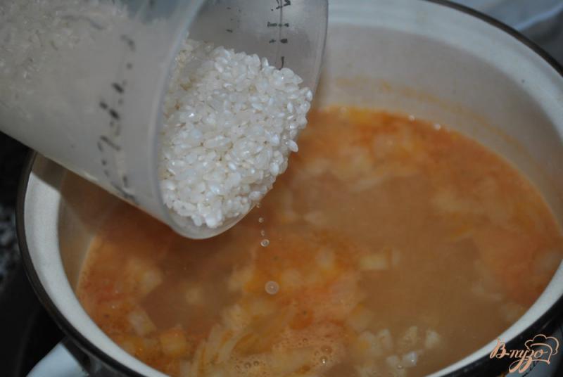Фото приготовление рецепта: Рис и фасолью «Arroz con habichuelas» шаг №8