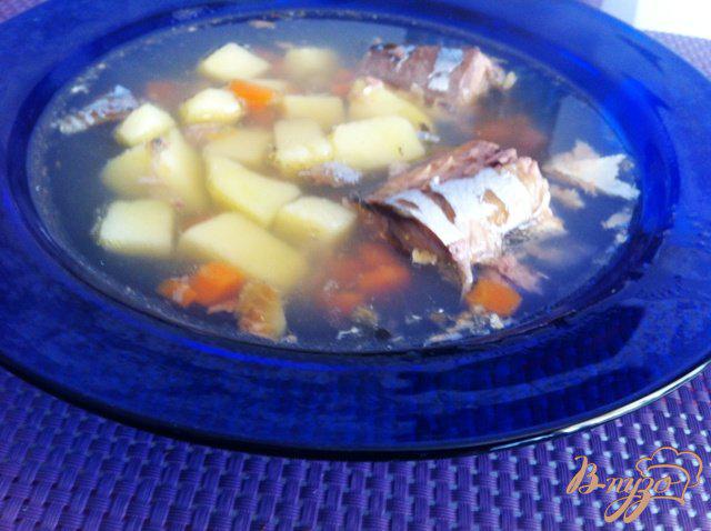 Фото приготовление рецепта: Рыбный суп с сайрой шаг №6