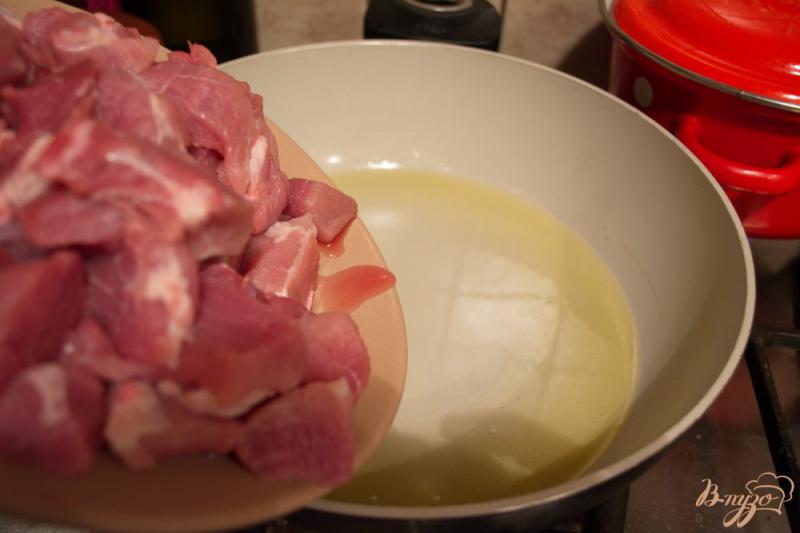 Фото приготовление рецепта: Свиной гуляш из окорока шаг №2