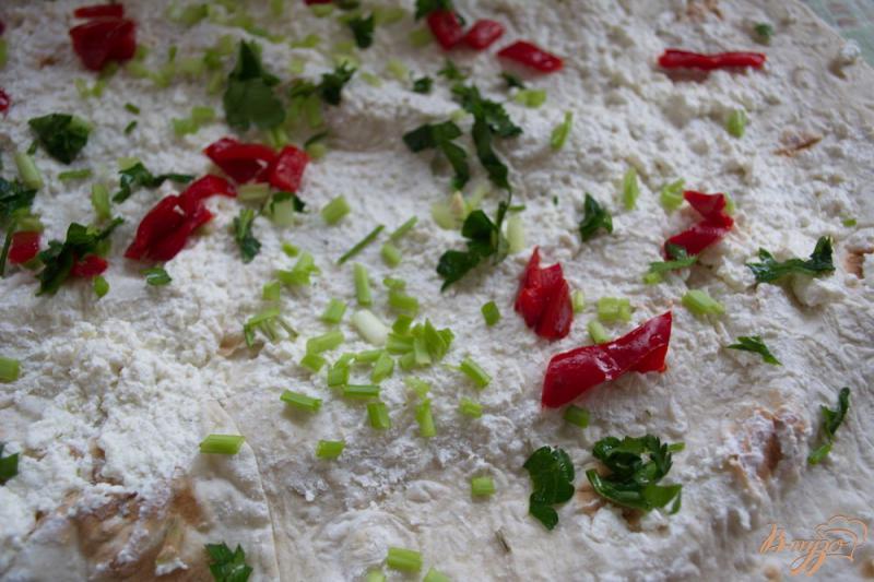 Фото приготовление рецепта: Закуска из лаваша с творожной начинкой и зеленью шаг №3