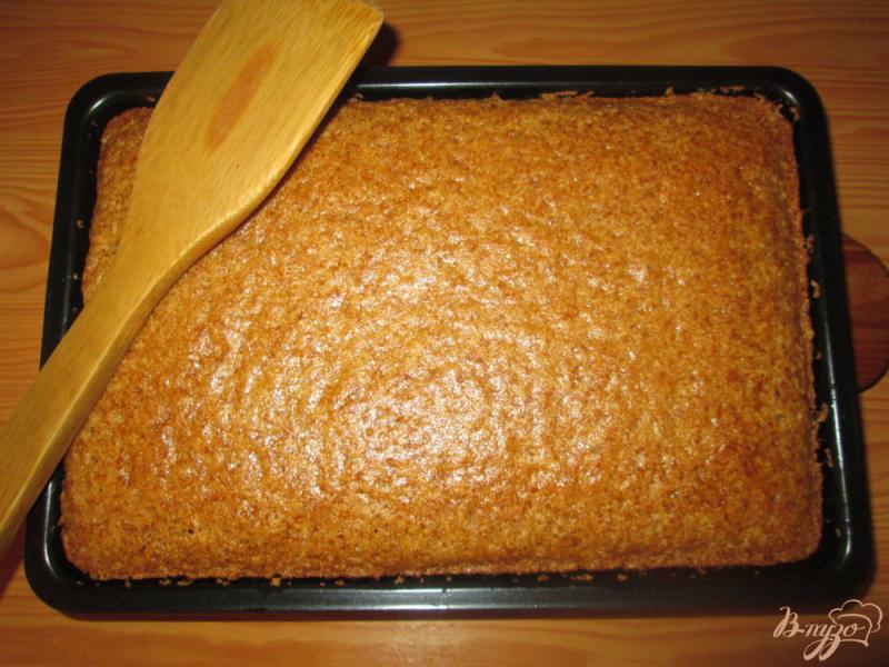 Фото приготовление рецепта: Ванильный бисквит на манке шаг №5