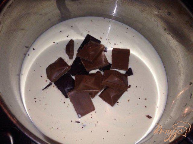 Фото приготовление рецепта: Шоколадный торт «Пломбир» шаг №3