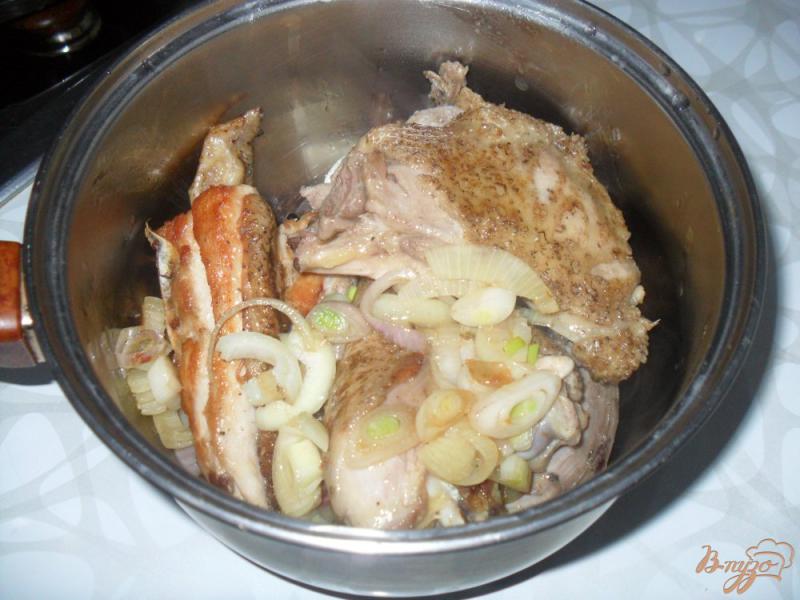 Фото приготовление рецепта: Курица тушенная шаг №3