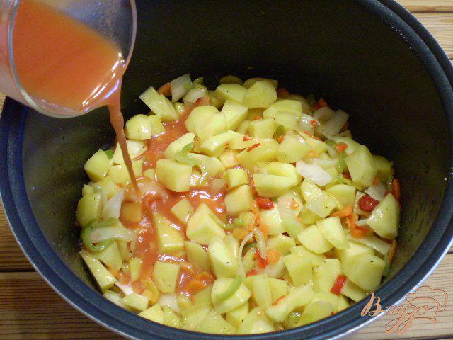 Фото приготовление рецепта: Картофельное рагу шаг №5