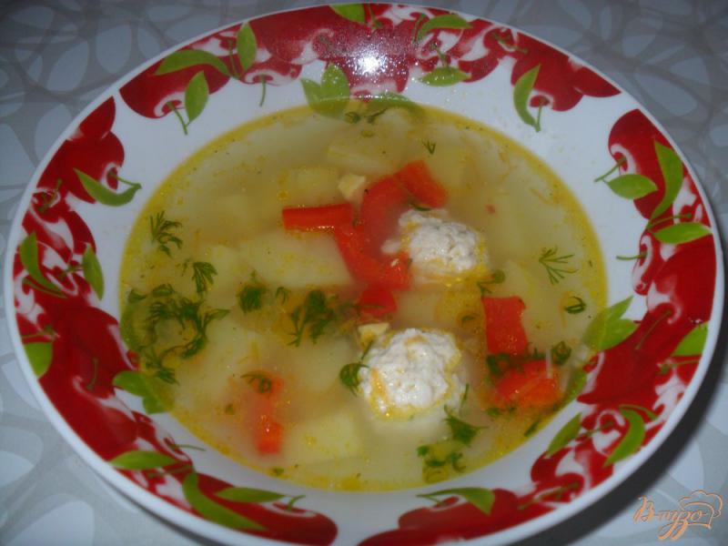 Фото приготовление рецепта: Вермишелевый суп с фрикадельками и яйцом шаг №4