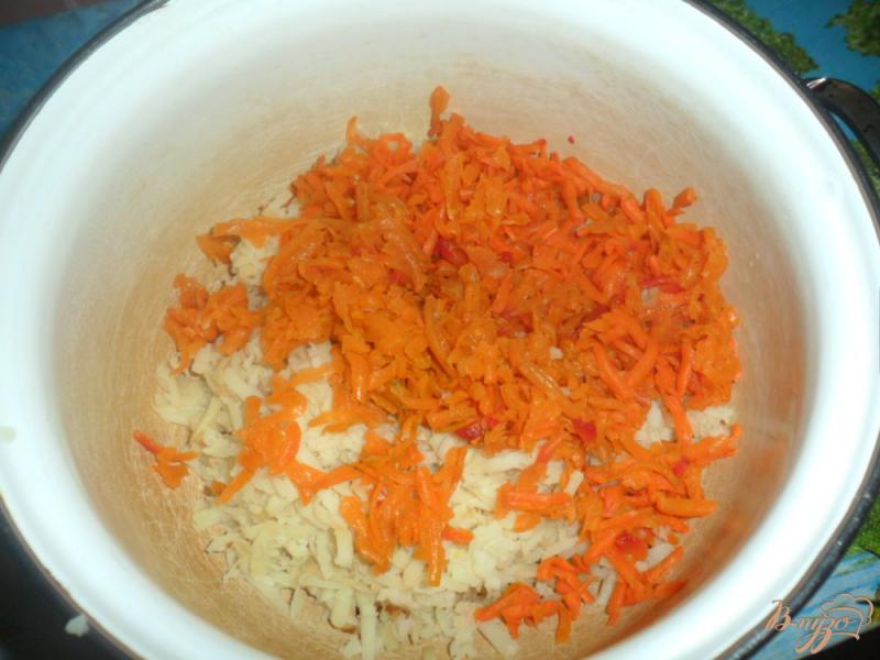 Фото приготовление рецепта: Свекольный салат с соленой рыбкой шаг №2