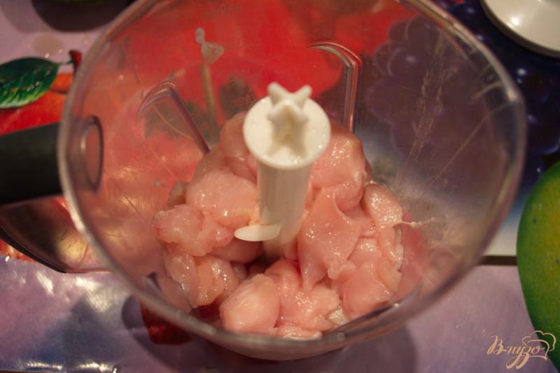 Фото приготовление рецепта: Куриный рулет с омлетом в духовке шаг №1