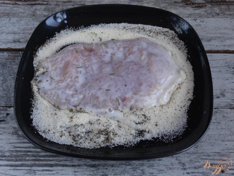 Фото приготовление рецепта: Куриные отбивные в кефирном маринаде и в манной панировке шаг №6