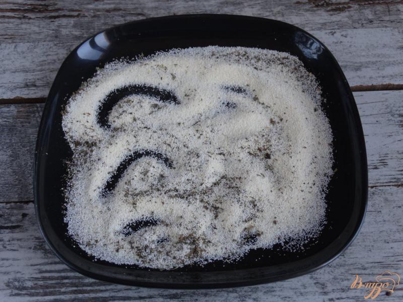 Фото приготовление рецепта: Куриные отбивные в кефирном маринаде и в манной панировке шаг №5