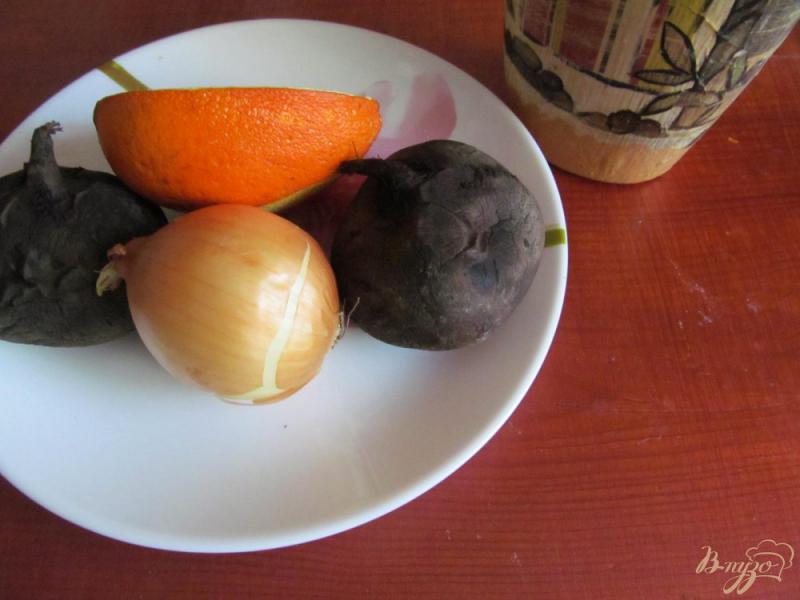 Фото приготовление рецепта: Салат из свеклы с апельсином шаг №1