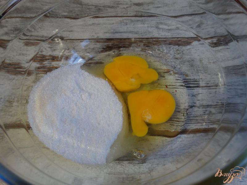 Фото приготовление рецепта: Фруктовый кекс на йогурте в мультиварке шаг №1