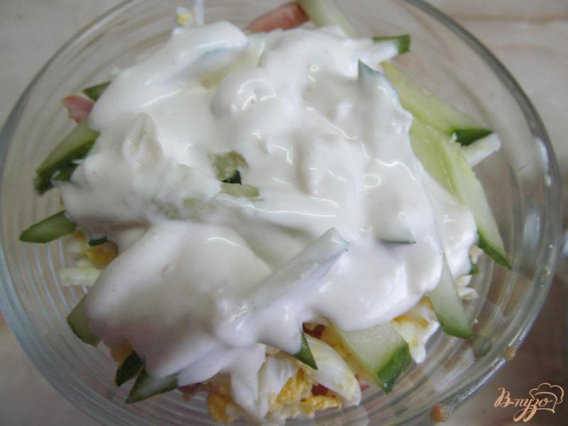 Фото приготовление рецепта: Капустный салат с ветчиной и огурцом шаг №8