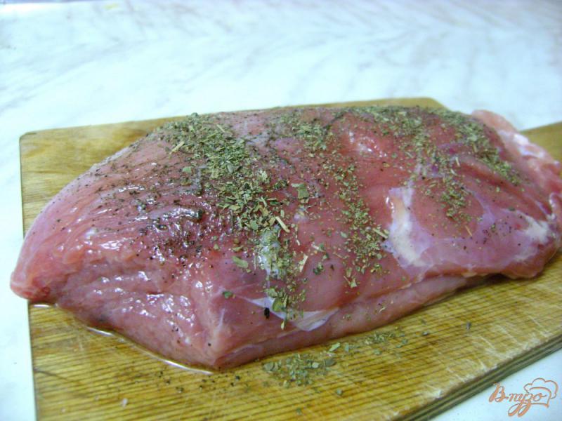 Фото приготовление рецепта: Свиная вырезка, запеченная с хурмой шаг №1