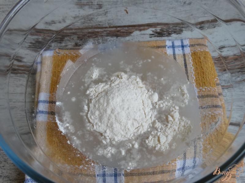 Фото приготовление рецепта: Жареные пирожки с кускусом и грибам шаг №2