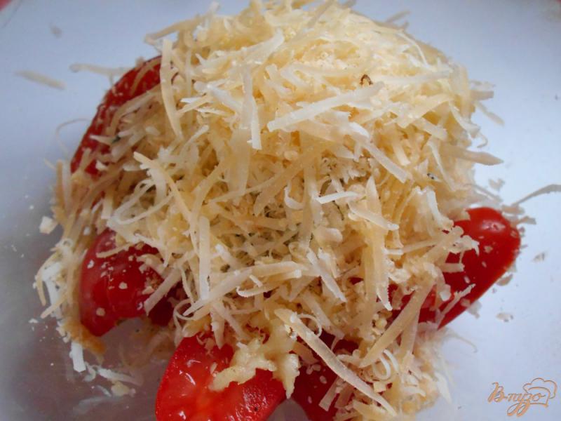 Фото приготовление рецепта: Салат из черри-томатов шаг №4