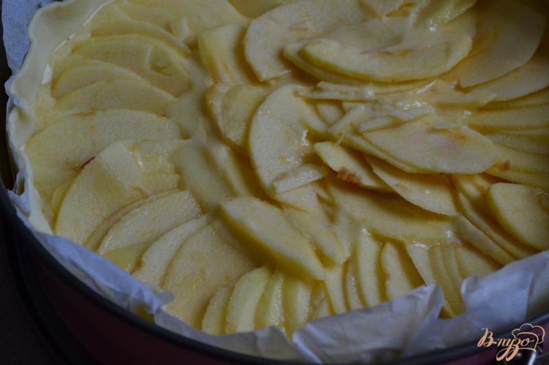 Фото приготовление рецепта: Яблочный пирог шаг №3