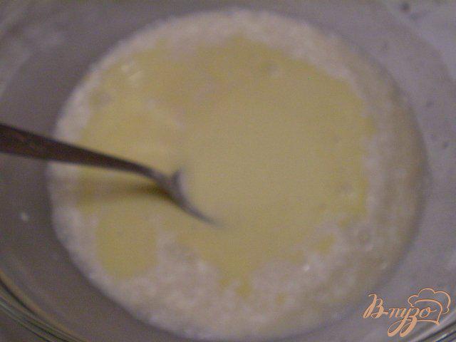 Фото приготовление рецепта: Мини плюшки с орехами и сахаром шаг №4