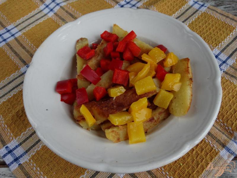 Фото приготовление рецепта: Картофельный салат с перепелиными яйцами и горчично-чесночной заправкой шаг №3