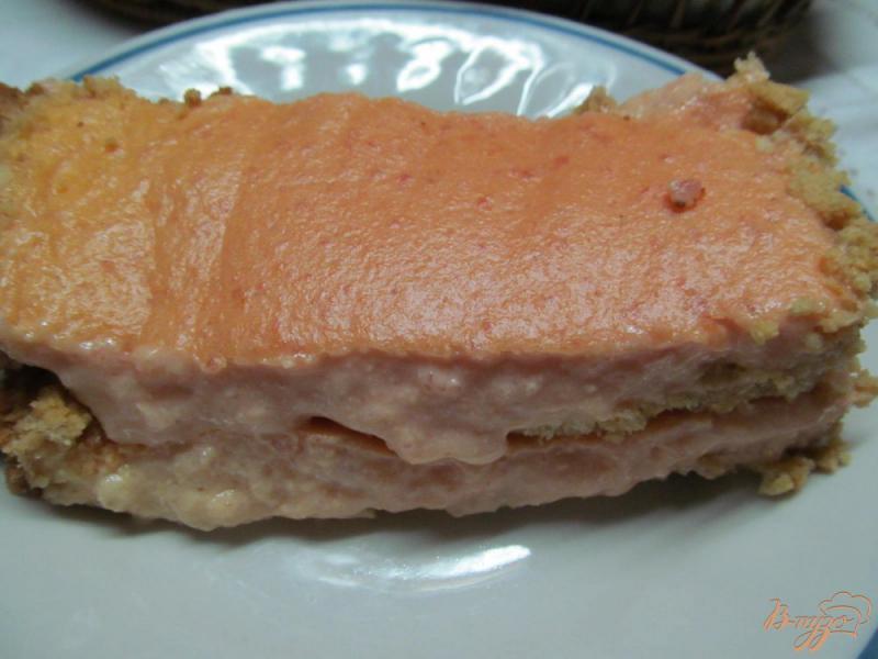 Фото приготовление рецепта: Заливной пирог из печенья и молока со свеклой шаг №11