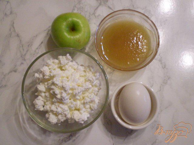 Фото приготовление рецепта: Яблочно-творожное суфле шаг №1