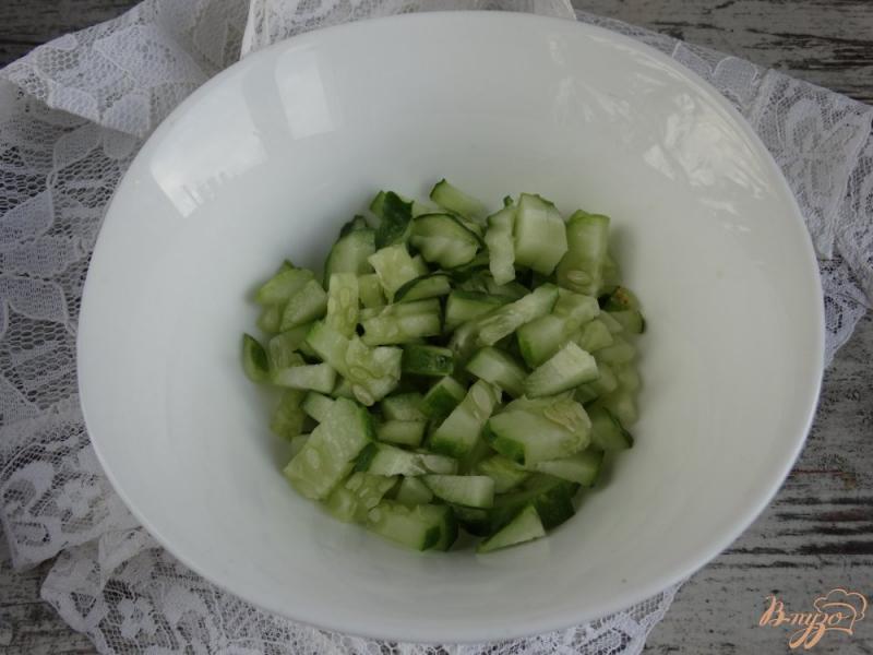 Фото приготовление рецепта: Салат с кунжутной курицей и овощами шаг №2