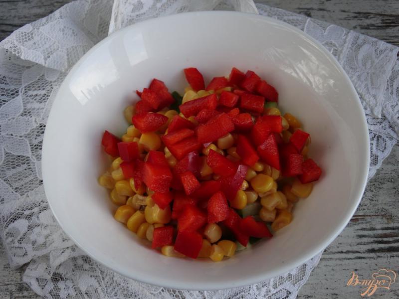 Фото приготовление рецепта: Салат с кунжутной курицей и овощами шаг №4