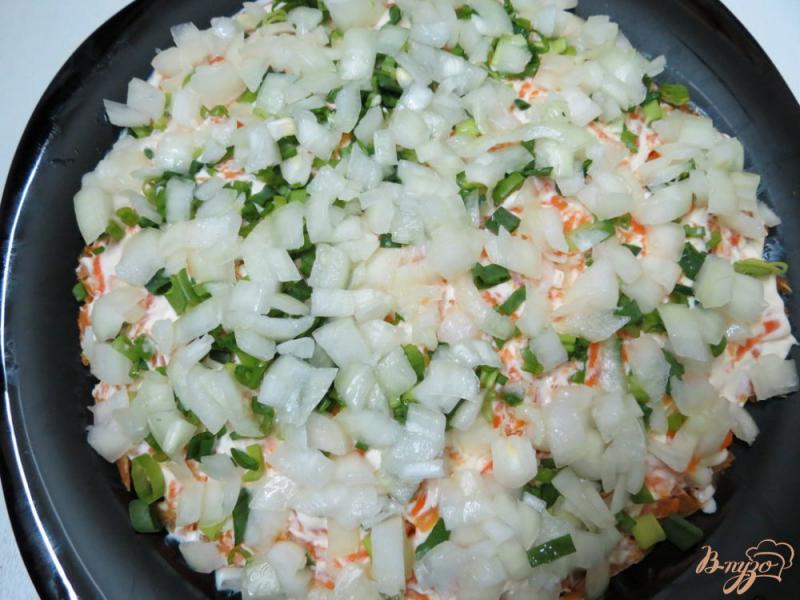 Фото приготовление рецепта: Салат из консервы шаг №4