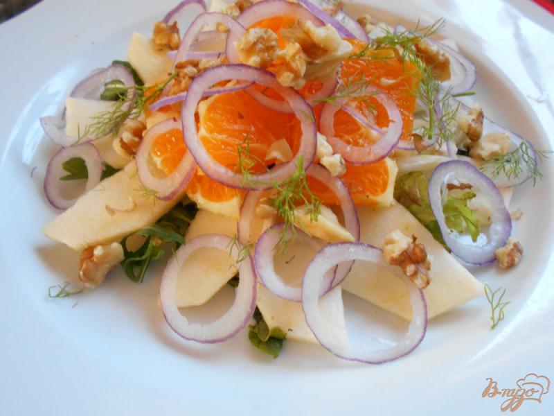Фото приготовление рецепта: Салат из фенхеля и апельсина шаг №7
