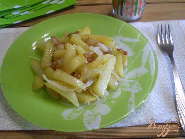 Фото приготовление рецепта: Картошка с луком на сале шаг №9
