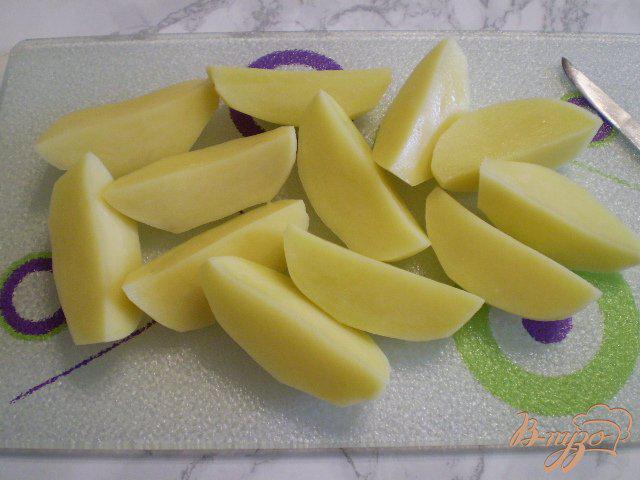 Фото приготовление рецепта: Картофель запеченный с горчицей и зеленью шаг №2