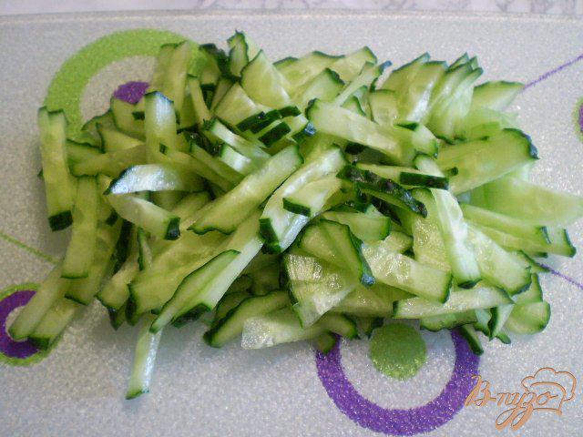 Фото приготовление рецепта: Салат из вареной кукурузы шаг №3