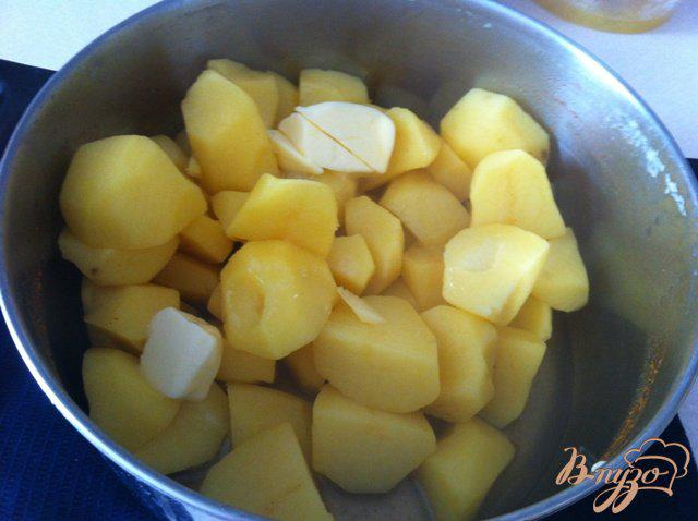 Фото приготовление рецепта: Картофельное пюре с карри и паприкой шаг №3