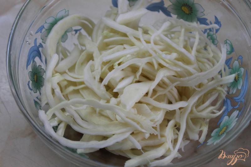 Фото приготовление рецепта: Салат овощной с свежими шампиньонами и сельдереем шаг №2