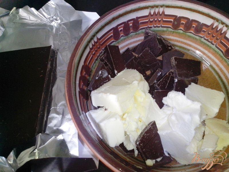Фото приготовление рецепта: Шоколадный брауни с зефиром и орехами шаг №2